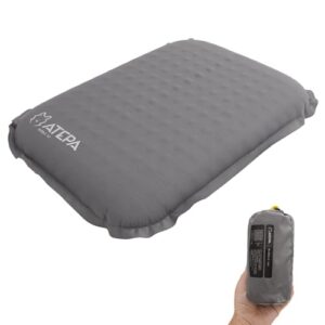 Ultraleichtes selbstaufblasendes Sitzkissen für Outdoor-Aktivitäten, perfekt für Camping und Reisen, in grauer Farbe.