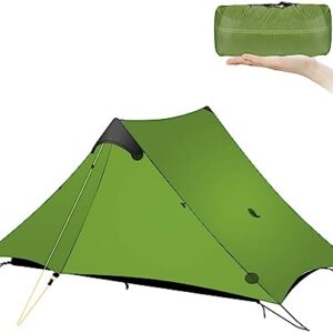 Ultraleichtes Campingzelt in kräftigem Grün mit asymmetrischer Form, ideal für 2 Personen beim Camping und Trekking. Robuste Konstruktion, wasserdicht und schnell aufzubauen.