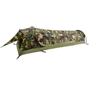 GEERTOP Ultralight 1-Person Bivy Zelt in Camouflage-Design, ideal für Outdoor-Aktivitäten wie Camping und Wandern, wasserdicht und leicht aufgebaut.