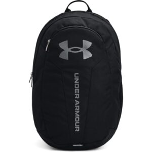 Under Armour Unisex UA Hustle Lite Backpack in modernem Design, gefertigt aus strapazierfähigem, schwarzem Material, mit gepolsterten Trageriemen und ergonomischem Griff, ideal für Sport und Alltag.