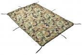 Wasserabweisende US Army Poncho-Liner Steppdecke im Woodland-Camouflage-Muster, ideal für Outdoor-Aktivitäten, Camping und Reisen.