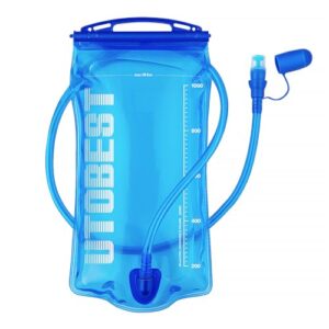 UTOBEST Trinkblase in blau, BPA-frei und auslaufsicher, ideal für Outdoor-Aktivitäten wie Wandern und Radfahren, mit transparentem Wasserstandsanzeiger und flexiblem Trinkschlauch.