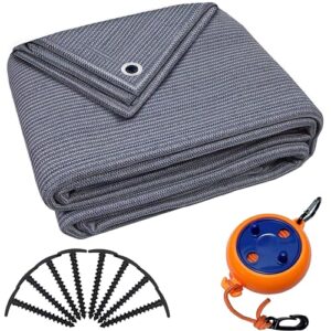Vorzeltteppich in Blau/Grau mit Zubehör für Camping und Outdoor-Aktivitäten, inklusive stabilen T-Heringen zur Befestigung am Boden.
