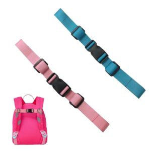 Verstellbarer Brustgurt für Rucksack Kinder in Pink und Blau, ideal zur Unterstützung und Druckentlastung beim Tragen von Schulrucksäcken.