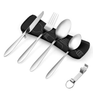 Sechs-teiliges Edelstahl Campingbesteck Set mit Messer, Gabel, Löffel und Aufbewahrungstasche auf schwarzem Hintergrund, ideal für Outdoor-Aktivitäten wie Camping, Picknick und Reisen.