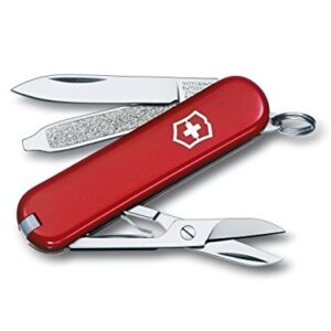 Victorinox Schweizer Taschenmesser Classic SD in Rot mit mehreren Funktionen, einschließlich einer Klinge, Nagelfeile und Schraubendreher, ideal für den täglichen Gebrauch beim Camping, Wandern oder zu Hause.