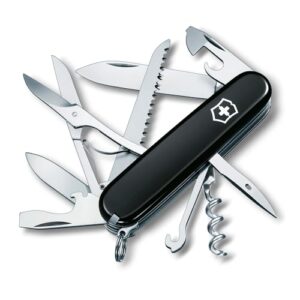 Victorinox Schweizer Taschenmesser Huntsman in offener Position mit verschiedenen Werkzeugen wie Klingen, Säge, Schraubendreher und Korkenzieher, ideal für Outdoor-Aktivitäten und tägliche Anwendungen.