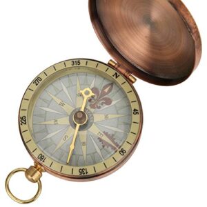 Eleganter Vintage Kompass mit Klappdeckel aus antikem Messing, ideal für Outdoor-Aktivitäten wie Wandern und Camping.
