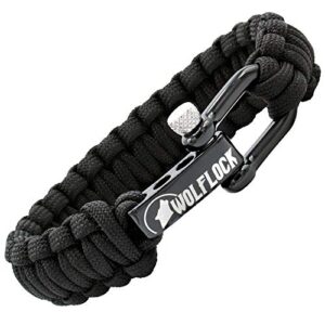 Handgefertigtes schwarzes Paracord Armband für Männer mit Edelstahlverschluss, ideal für Outdoor-Aktivitäten und Abenteuer.