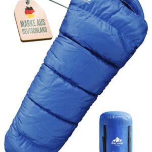 Blauer ONLYHIKE Schlafsack Outdoor mit 300GSM Füllung, geeignet für Frühling, Herbst und Winter, präsentiert in einem dynamischen Outdoor-Setting.