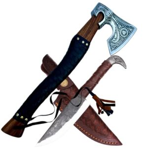 Handgefertigte CraftTal Wikinger Axt mit Rabankopf-Messer im 2in1 Set, gefertigt aus 1095 Karbonstahl, ideal für Wikingerliebhaber und LARP-Enthusiasten.