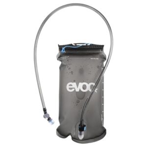 EVOC Hydration Bladder 2 Trinkblase in Carbon Grey, ideal für Outdoor-Aktivitäten wie Wandern, Radfahren und Laufen, mit flexiblem Schlauch und Beißventil für einfache Hydration.