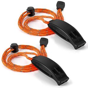 Zwei schwarze Notfallpfeifen mit Lanyard, ideal für Outdoor-Aktivitäten wie Kajakfahren, Bootfahren und Wandern, präsentiert in paralleler Anordnung auf einem geflochtenen orangefarbenen Band.