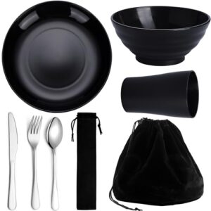 Kyraton Camping Besteck Set bestehend aus einem Teller, einer Schüssel, einem Becher und Edelstahlbesteck in einer schwarzen Tragetasche, ideal für Outdoor-Camping und Picknicks.