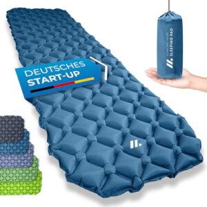 NORDMUT® Ultraleicht Isomatte in Blau, aufblasbare Schlafmatte für Camping und Outdoor, robust und wetterfest, mit ergonomischem Design und kleinem Packmaß.