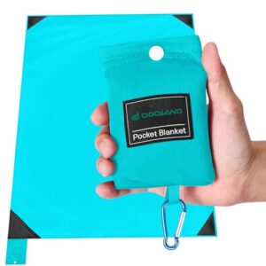 Ultraleichte, sandabweisende Picknickdecke in Türkisblau für Outdoor-Aktivitäten, ideal für Strand, Camping und Picknick.