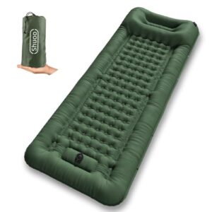 Selbstaufblasende Isomatte in dunklem Olivgrün mit erhöhter Kopfstütze, ideal für Campen und Outdoor-Aktivitäten, ausgelegt für Komfort und Unterstützung.