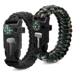 Multifunktionales Survival-Armband Set aus Paracord mit integrierten Tools wie Pfeife, Feuerstein und Kompass, ideal für Outdoor-Aktivitäten.