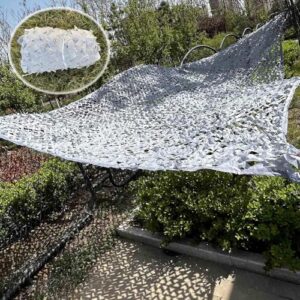 Graues Tarnnetz Sonnenschutz 4x6m für Garten, Camping und Jagd, bietet effektiven UV-Schutz und Sichtschutz.