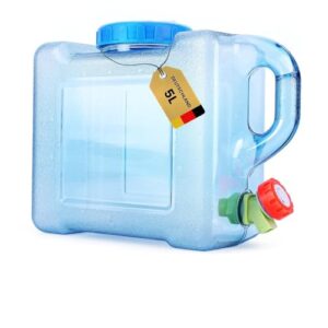 Transparenter blauer Wasserkanister mit Hahn und Griffen für Camping und Outdoor-Aktivitäten, BPA-frei, Volumen von 5 bis 22 Litern.