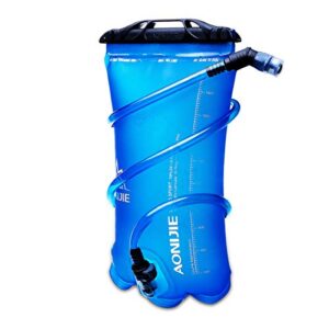 2-Liter Trinkblase für Outdoor-Aktivitäten, ideal zum Radfahren und Wandern, mit flexiblem Schlauch und praktischem Mundstück.
