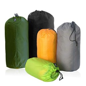 Ultraleichte Ditty Bags für Reisen, Wandern und Rucksackreisen - Set aus 5 Taschen in verschiedenen Größen (3L, 5L, 9L, 15L und 20L) mit Staubklappe und Schnurverschluss
