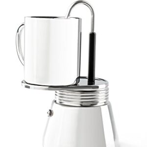 Silberne Kaffeemaschine von GSI Outdoors, perfekt für Camping und Wandertouren, wasserdicht und leicht zu bedienen