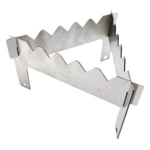 Campingkocher-Unterstützung mit Dreieckigem Struktur und Stabilen Edelstahlrahmen für die Außeneinrichtung. Ideal für Wanderungen, Camping-Touren oder andere Outdoor-Aktivitäten.