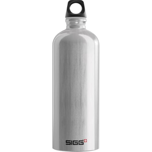 SIGG Alu Trinkflasche Traveller Alu 1L grau, kohlsäurehaltige Getränke geeignet, auslaufsicher und federleicht, BPA-frei, Outdoor-Trinkflasche