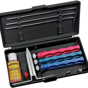 Schärfset mit Abziehsteinen, Klammer und Führungsstäben in einer Transportbox