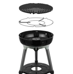 Der CADAC Carri Chef 40 Gasgrill ist ein hochwertiger Grill, der ideal für Camping und Outdoor-Abenteuer geeignet ist. Mit seiner robusten Konstruktion aus Stahl und Kunststoff ist er bestens geeignet für die Belastungen des Freiluftgebrauchs.