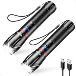 Zwei Blukar LED Taschenlampen mit extrem hoher Helligkeit und Zoomfunktion für Outdoor-Aktivitäten wie Camping, Wandern und Angeln.