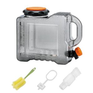 Ein robuster und langlebiger Camping-Wasserbehälter mit einem einzigartigen, auslaufsicheren Hahn. Er ist ideal für Outdoor-Partys, Campingausflüge oder den Alltag zuhause.
