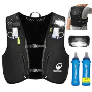 Laufweste für Damen mit zwei faltbaren Trinkflaschen à 500ml und reflektierender Weste für sichere Ausstattung bei Läufen oder Radfahrten. Schwarze Laufkleidung mit Taschen für Schlüssel, Gels oder Smartphone.