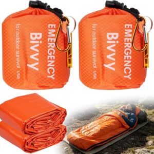 Zwei ultraleichte Notfallschlafsäcke für Camping, Wandern und Outdoor-Aktivitäten mit Wärmeerhalt bis 95% und Wasserdichtigkeit.