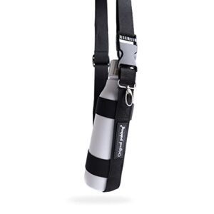 Praktischer Trinkflaschenhalter aus recyceltem PET, geeignet für Flaschen bis 1,5 Liter, klimaneutral und umweltfreundlich hergestellt.