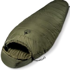 Ein grüner Mumienschlafsack von OneTigris ist offen, der Schlafsack bietet Wärme und Komfort bei einer Betriebstemperatur von 8-15 °C für Camping-, Reise- und Wanderausflüge.