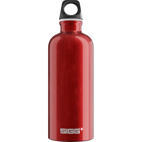 SIGG Trinkflasche aus Aluminium, rote Farbe, klimaneutral zertifiziert, für Kohlensäurehaltige Getränke geeignet, Auslaufsicher, Federleicht, BPA-frei, Outdoor-Produkt, 0,6 Liter Fassungsvermögen