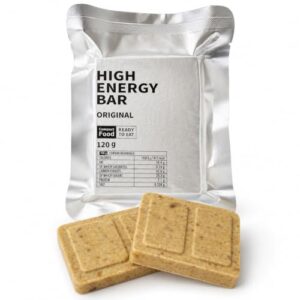 Ein Foto einer High Energy Bar, eine Notfallnahrung mit 120 g Gewicht und langfristiger Haltbarkeit. Die Bar ist komplett vakuumverpackt in einer luft- und wasserdichten Aluminiumfolie und Kartonbox. Ideal für Outdoor-Nahrung, Camping-Food und Trekking-Nahrung.