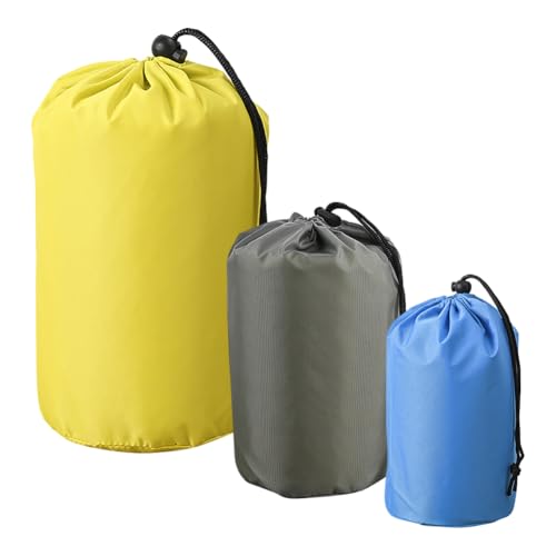 Drei Nylon-Beutel mit Kordelzug, ideal für Outdoor-Aktivitäten wie Camping, Wandern oder Picknicken. Die Beutel sind robust und bieten genug Platz für alle notwendigen Gegenstände.